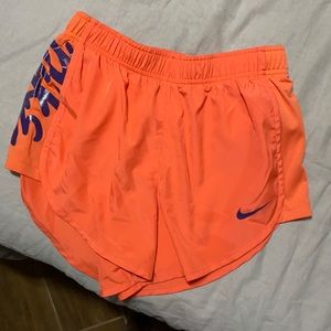 Nike Women’s script tempo shorts
